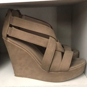 Chinese Laundry Wedges